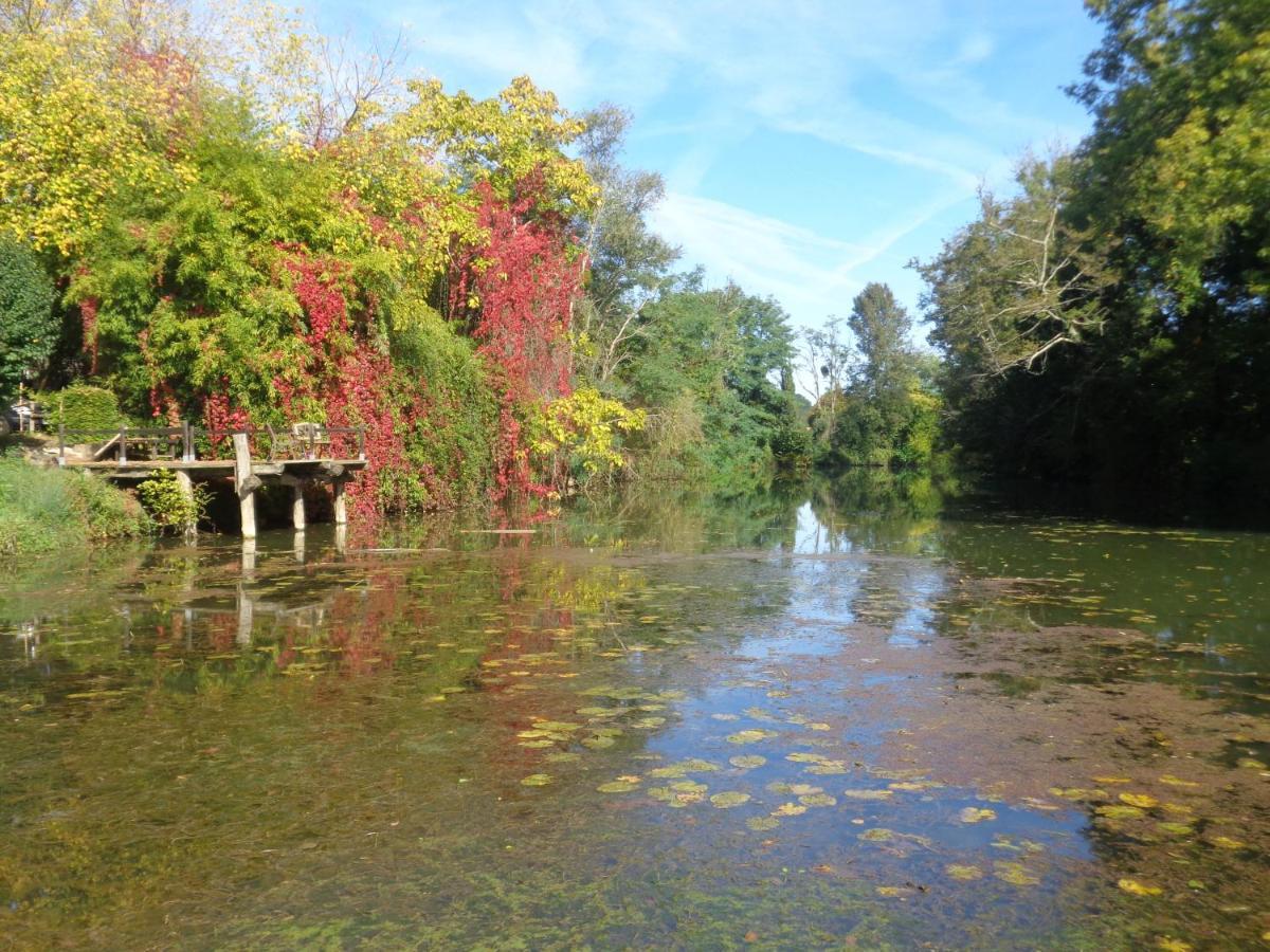 Le Puy Moulin De Monpoisson B&B 외부 사진