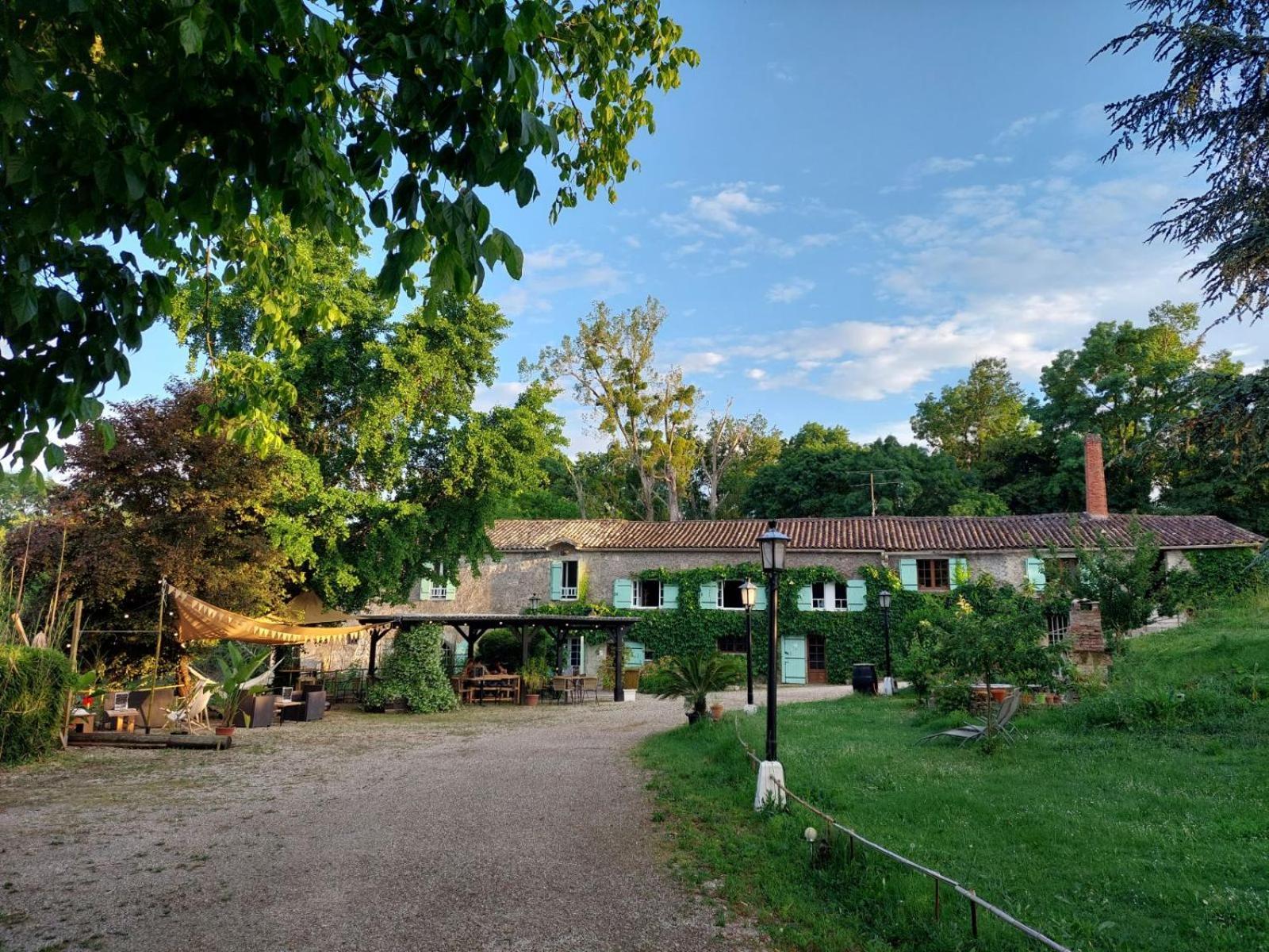 Le Puy Moulin De Monpoisson B&B 외부 사진